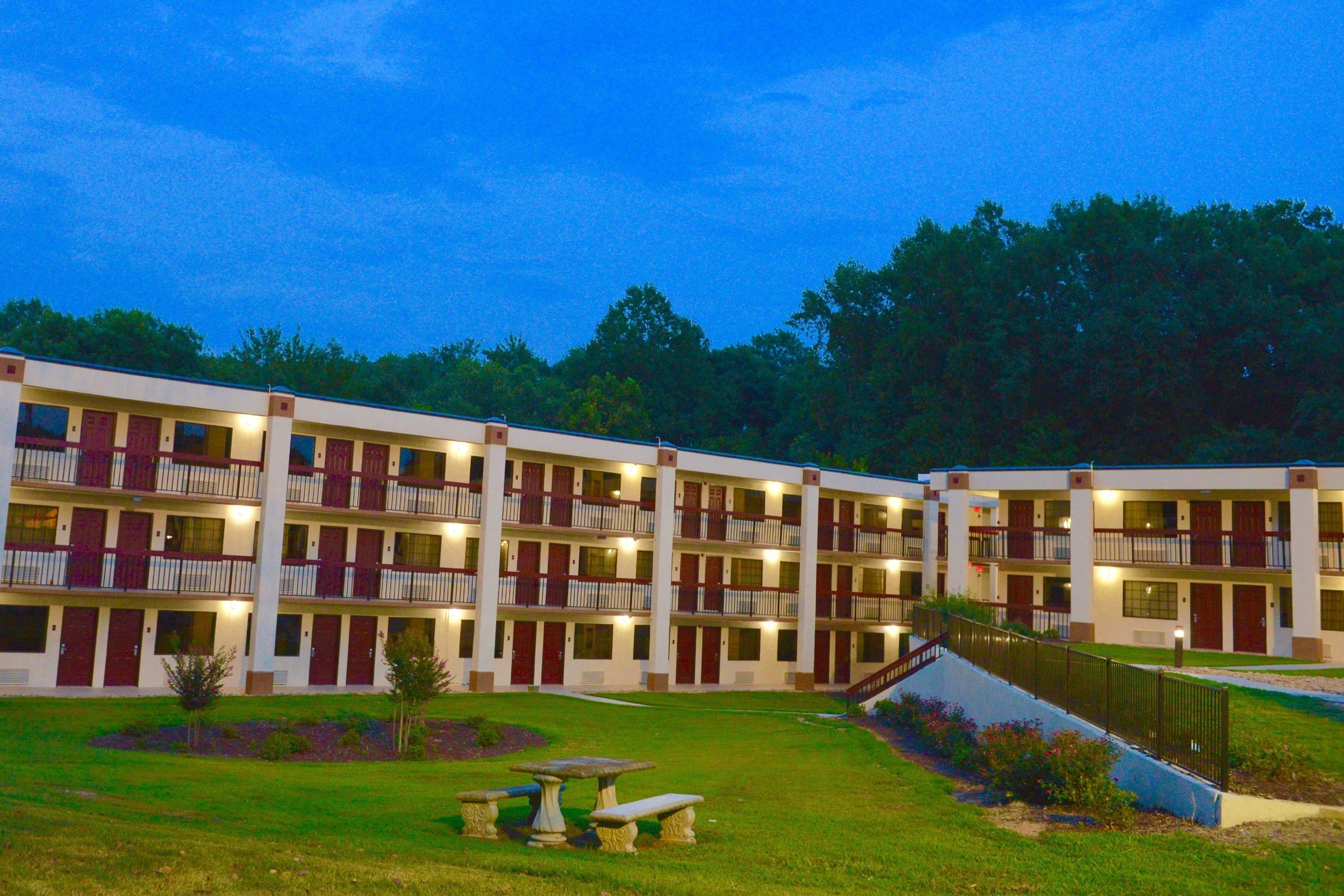 Red Roof Inn & Suites Commerce - Athens Ngoại thất bức ảnh